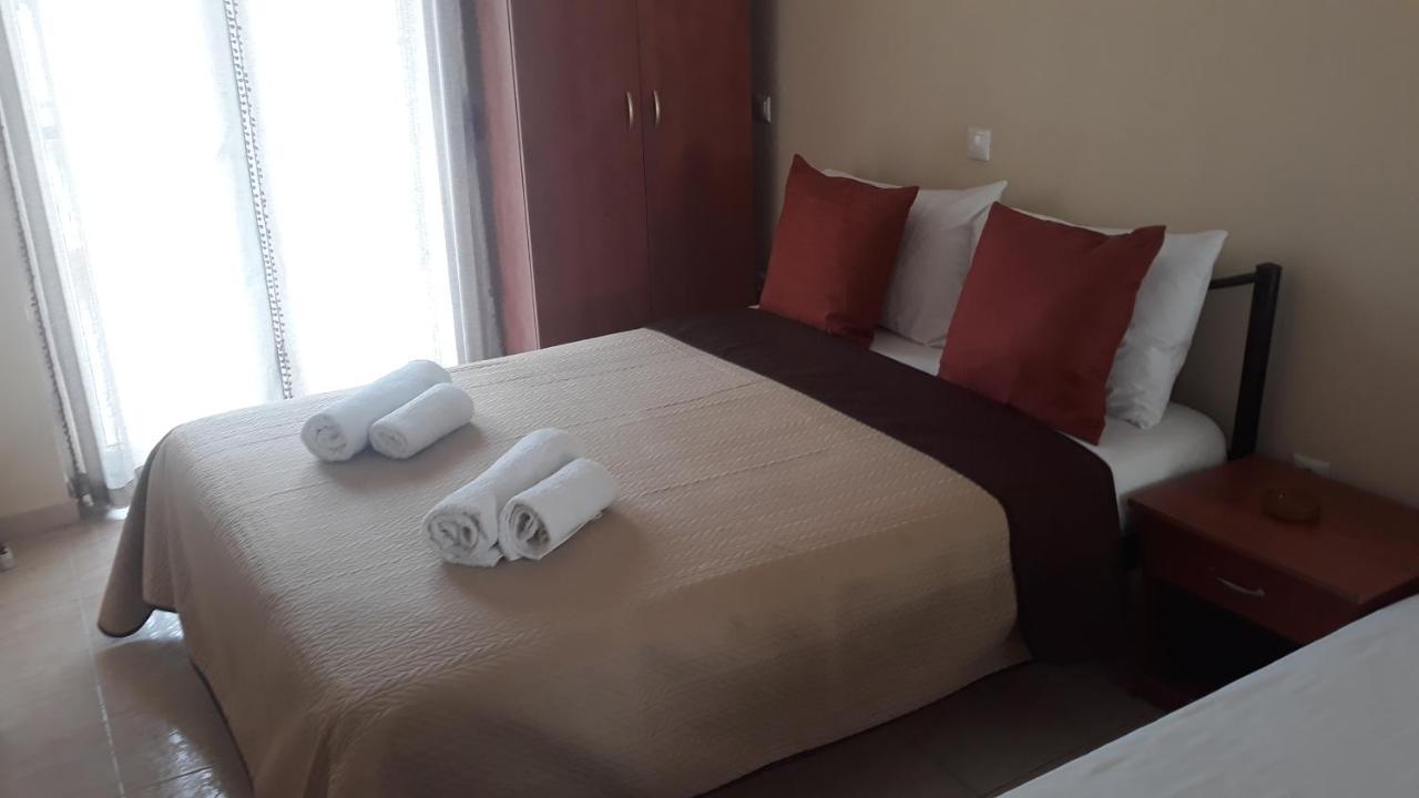 Evdokia'S Apartments And Rooms Neos Marmaras Luaran gambar
