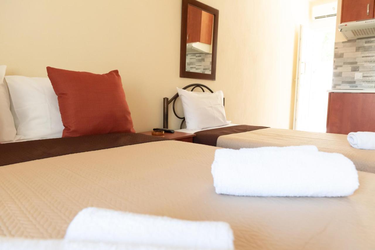 Evdokia'S Apartments And Rooms Neos Marmaras Luaran gambar